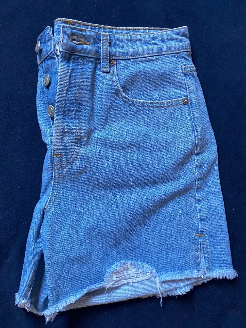 NWT Gianni Bini midrise light wash shorts sz 30